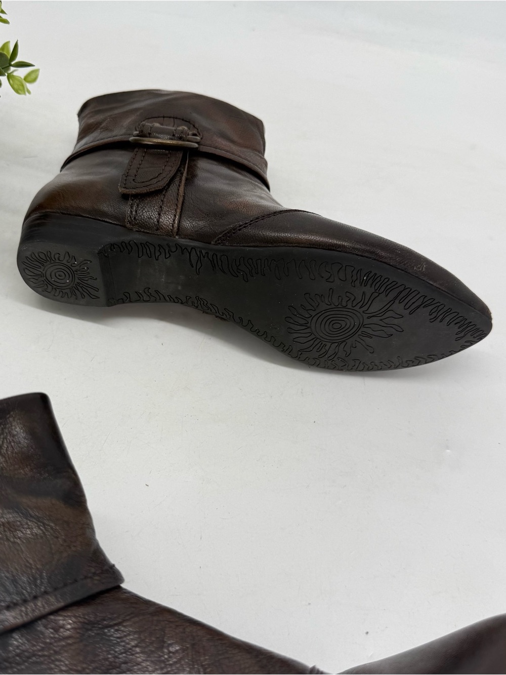 Diba Brown Leather Metal Buckle Side Ankle Boot Size 9 Pointed Toe Western Boho - Picture 11 of 15